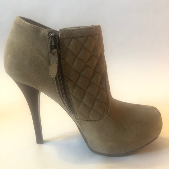 NEW Guess Platform Bootie - Suede, Zipper Tan - 8 - Picture 9 of 11